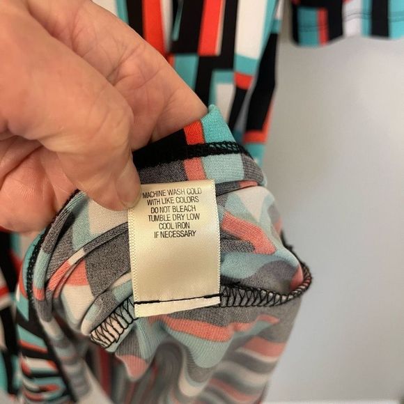 Women's Emma & Michele Geometric Design Multicolor V-neck Dress, Size Large 3/4 - Picture 7 of 8